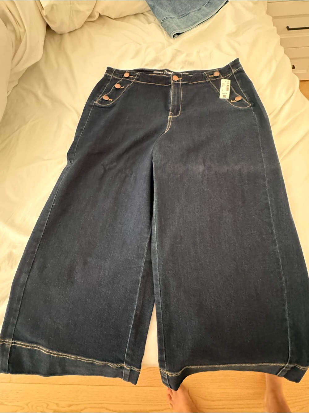 BNWT 2 pairs cropped jeans - one price